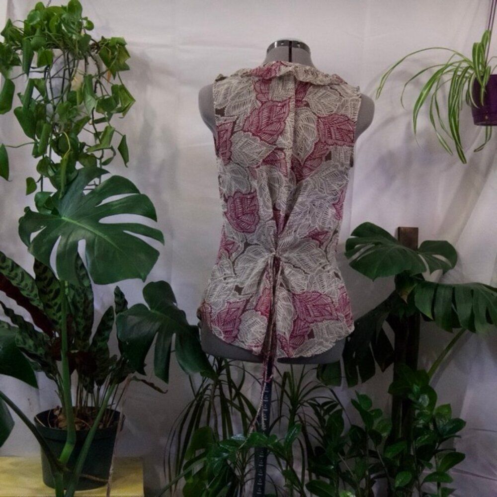 Banana Republic Sheer Leaf-Patterned, Sleeveless Button-Up, Size S - Picture 3 of 5